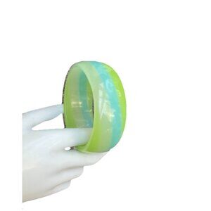 Vintage Lucite Acrylic Wave Bangle Bracelet Blue Turquoise Moonglow Sz 8”